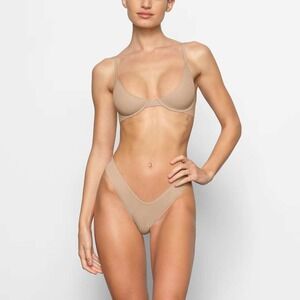 SKIMS Customfit Plunge Bra Clay Size 36D New With‎ Tags